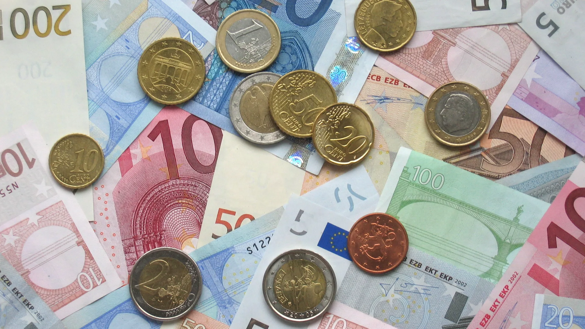 Zdjęcie ilustracyjne do artykułu: Ponad 900 mln zł kar dla hurtowni farmaceutycznych. Przez dekadę wymieniały się cenami leków
